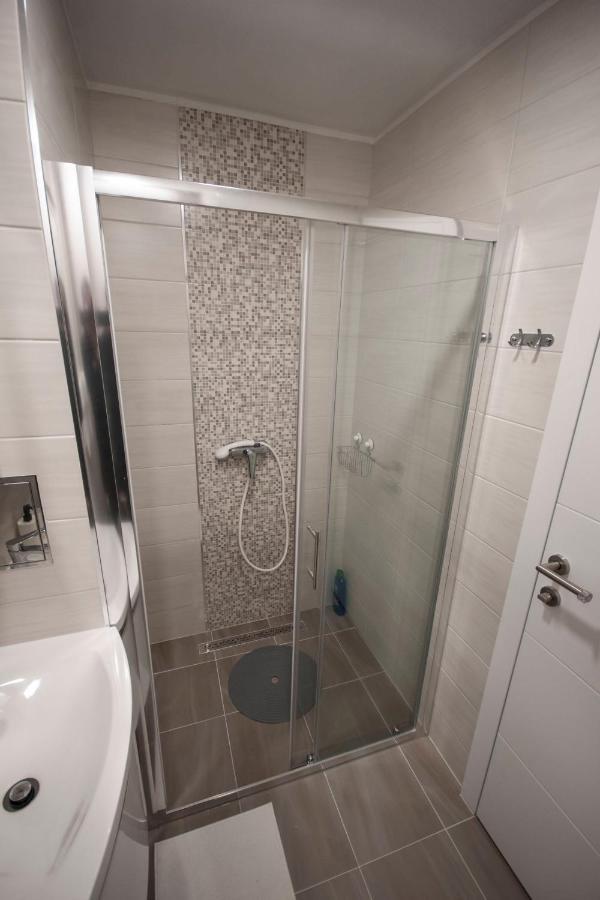Apartman Lana Karlovac Exteriör bild